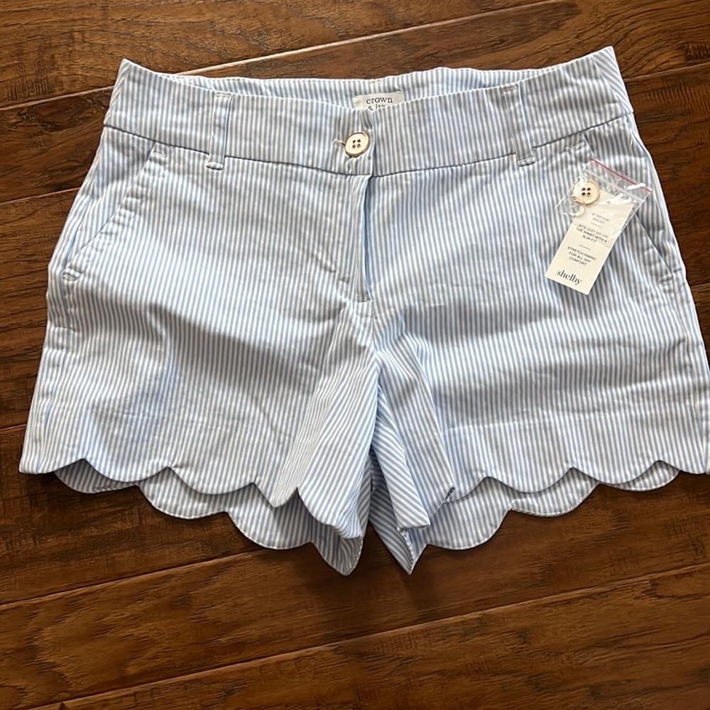 👑Crown & Ivy Shelby shorts NWT Size 6👑